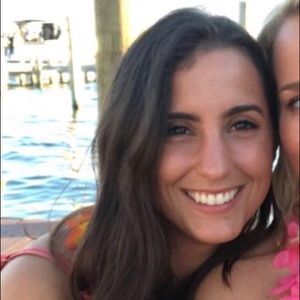 Meet your Posher, Carissa